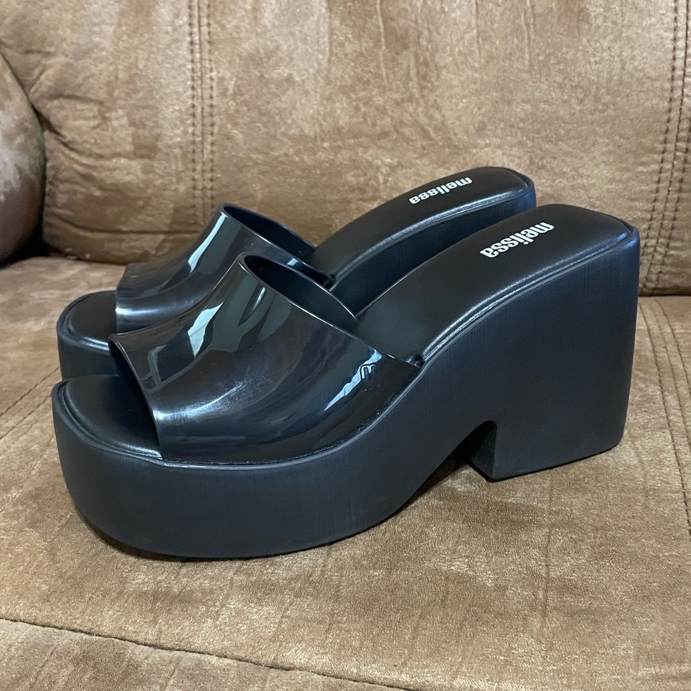 NEW Melissa POSH Glossy Black Platform Mules - Picture 8 of 13